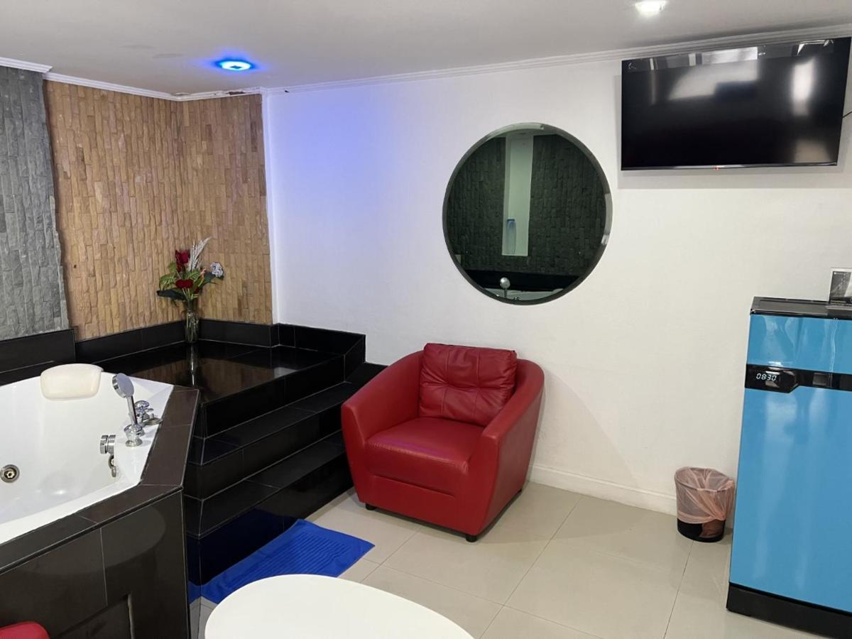 Galaxy Suites Паттая Екстер'єр фото